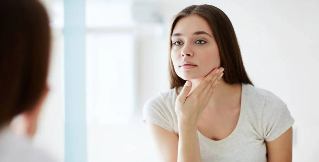 Maskne: Come prevenire e trattare l'acne da mascherina