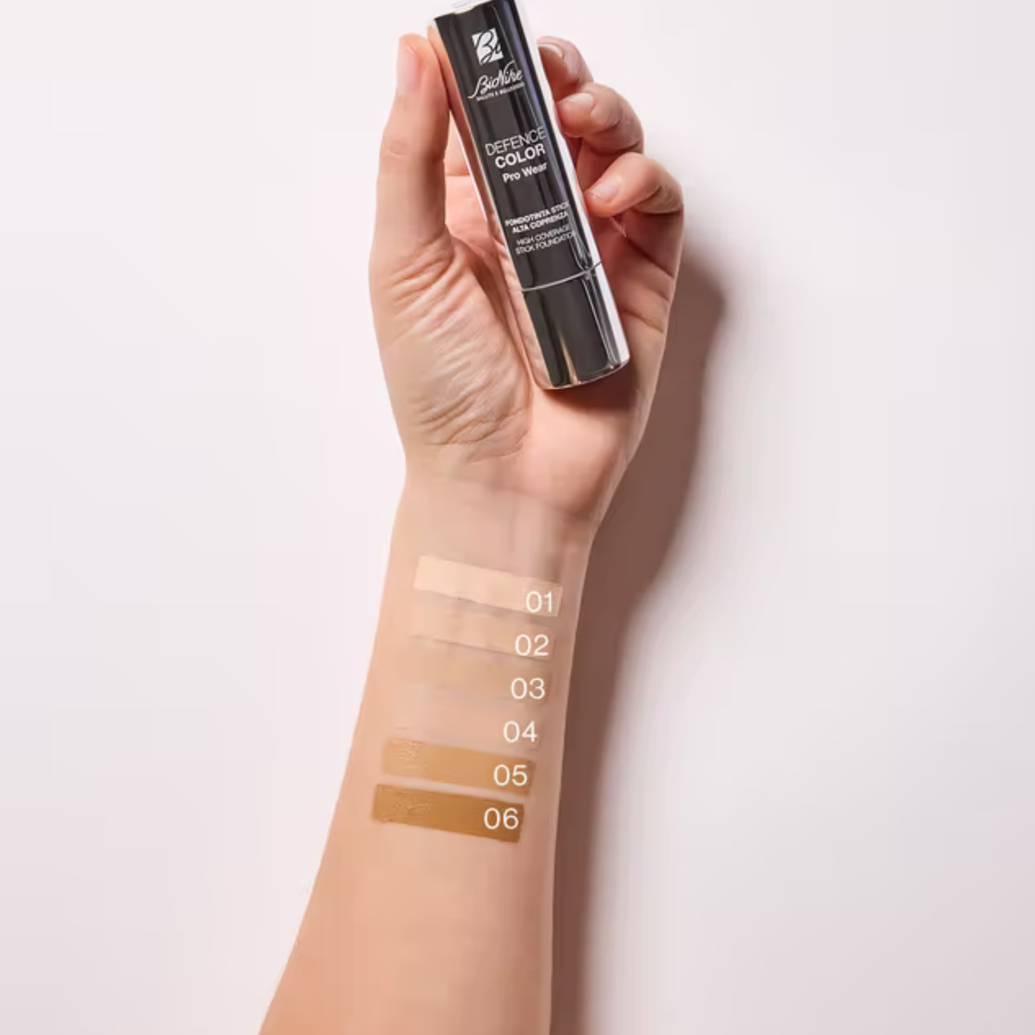 Bionike Defence Color Pro Wear Fondotinta Stick Alta Coprenza 14ml - N.04 Beige