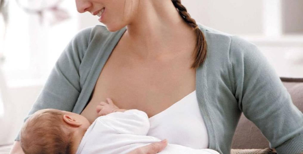 Allattamento: importanza del latte materno