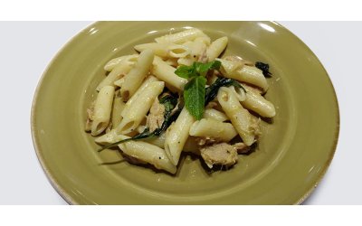 Penne di cappelli con curry e tonno